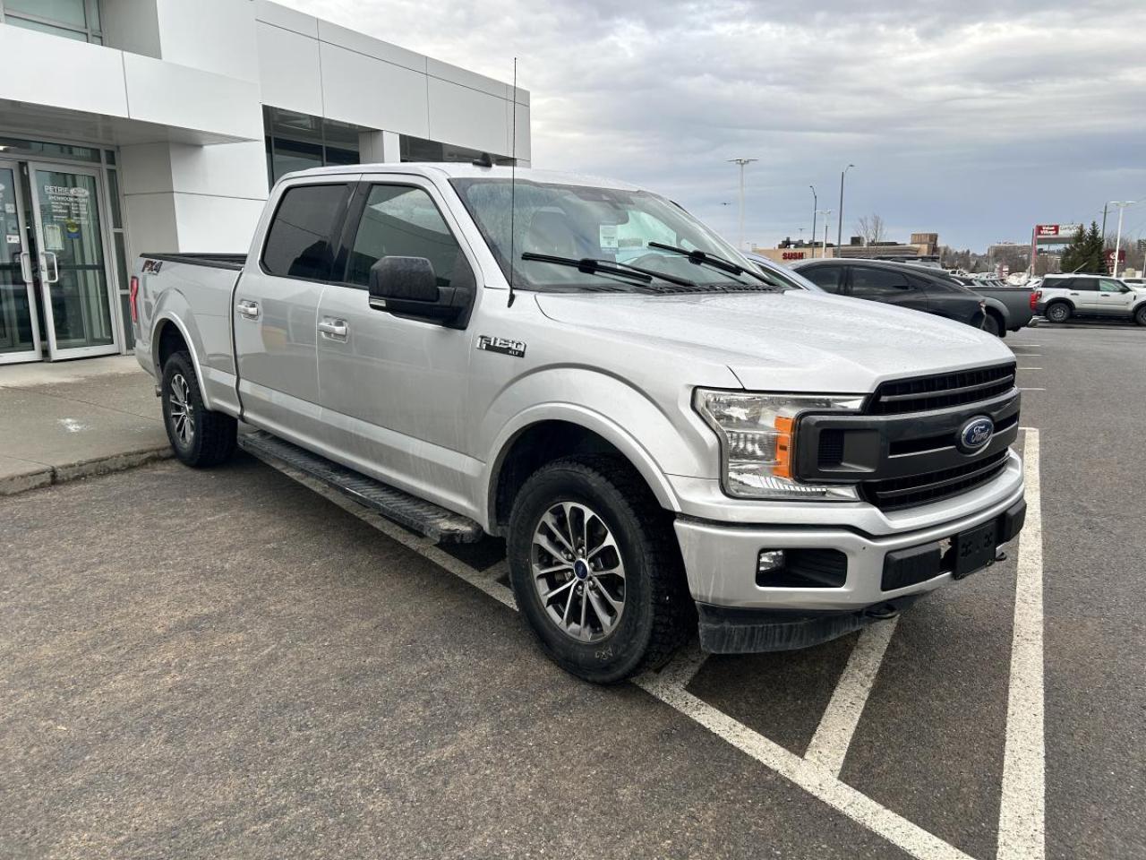 2019 Ford F-150 XLT Photo2
