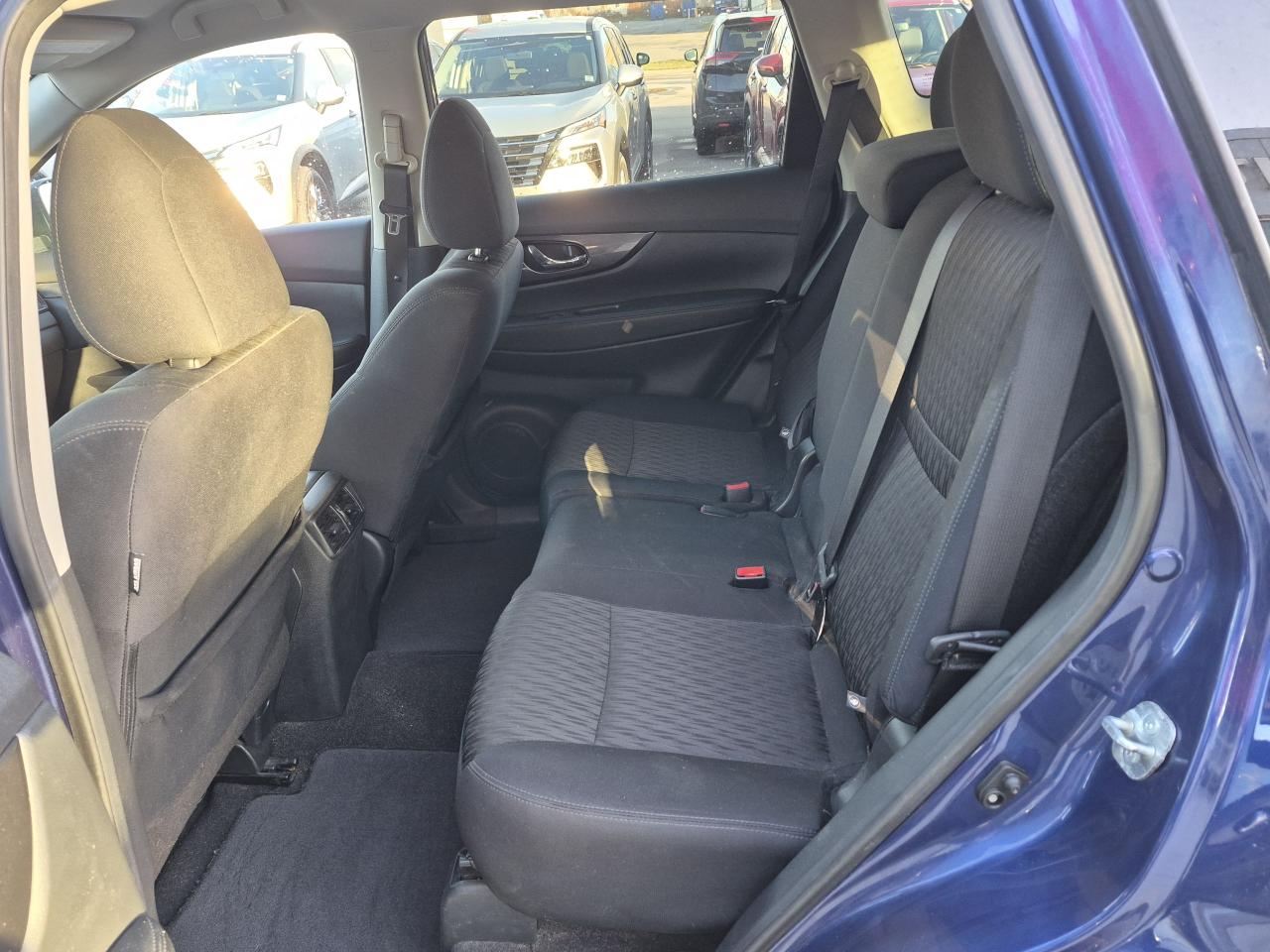 2020 Nissan Rogue SV Photo14