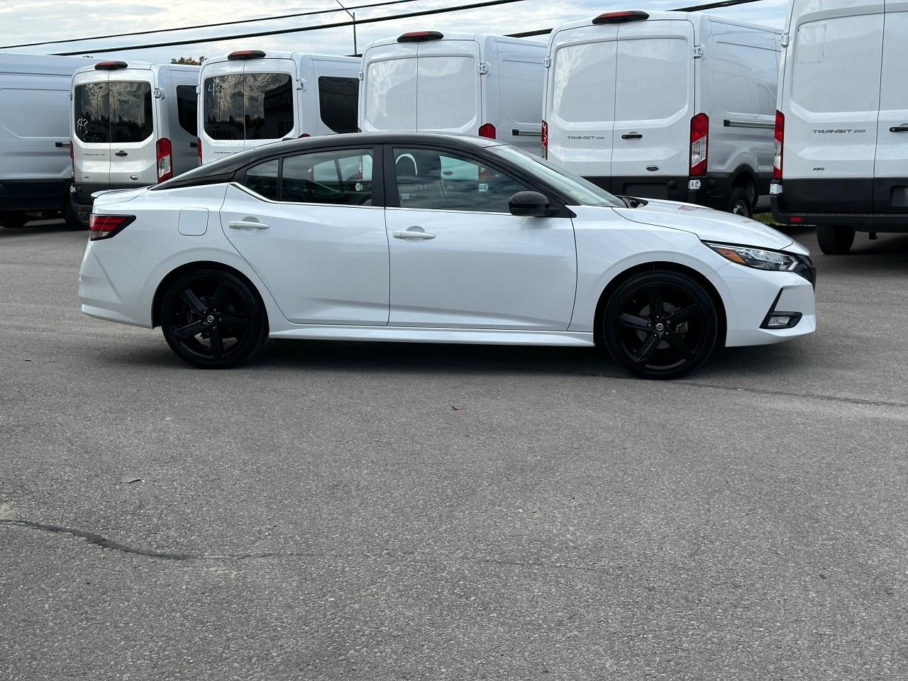 2022 Nissan Sentra SR CVT Photo