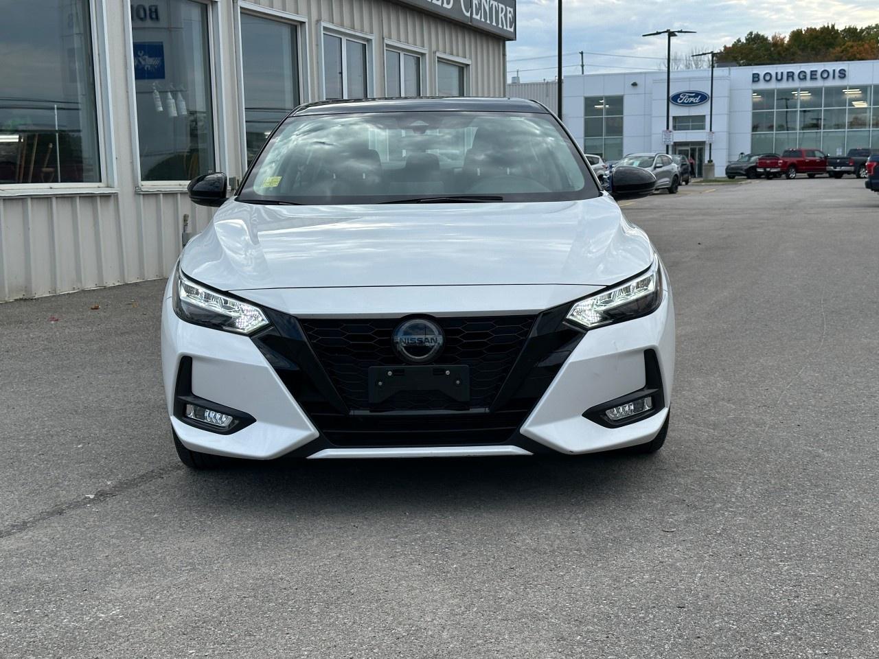2022 Nissan Sentra SR CVT Photo2