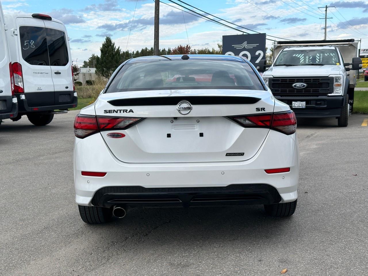 2022 Nissan Sentra SR CVT Photo