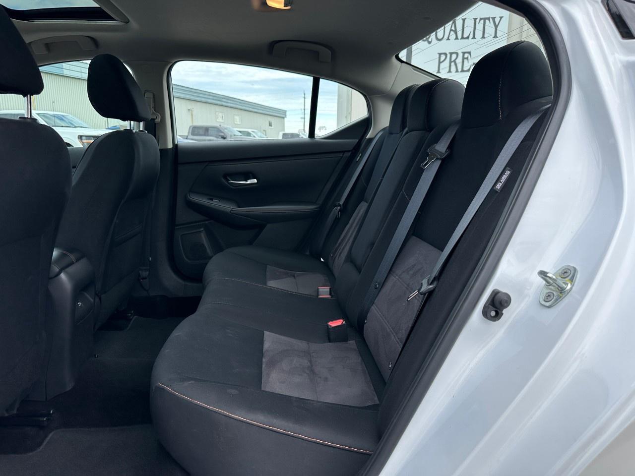 2022 Nissan Sentra SR CVT Photo