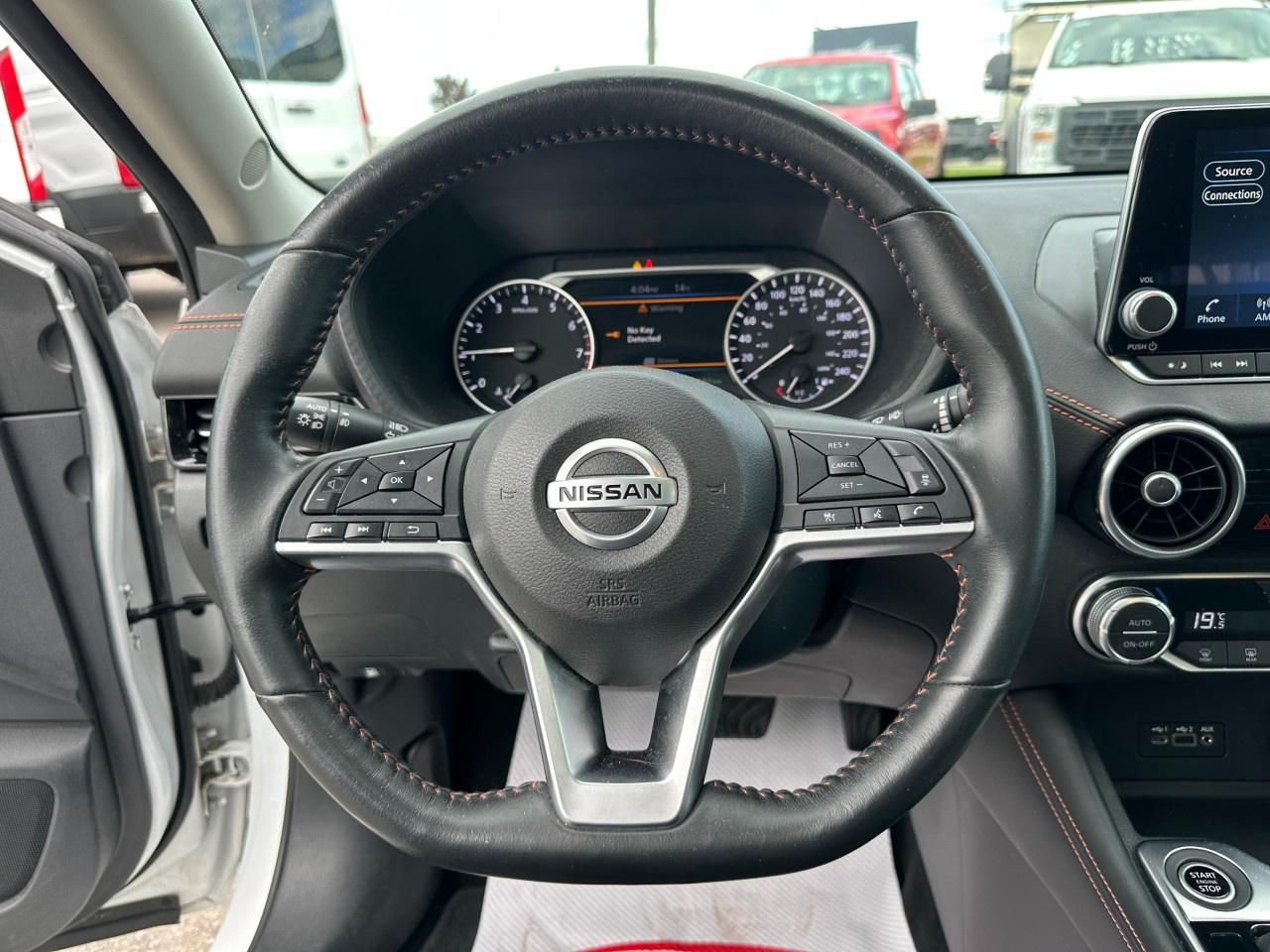 2022 Nissan Sentra SR CVT Photo