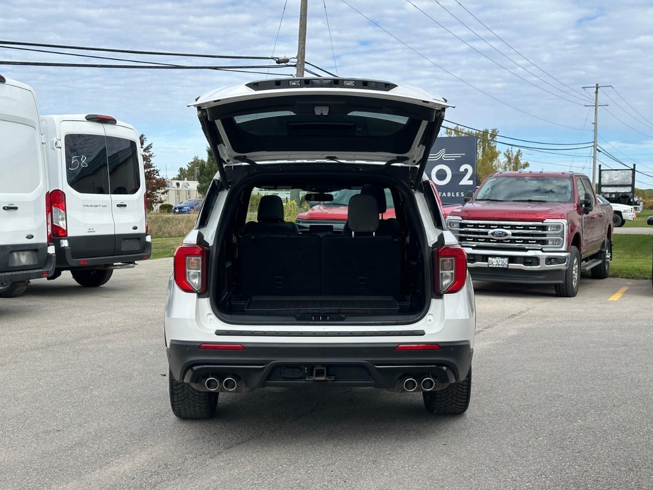 2022 Ford Explorer ST 4WD Photo