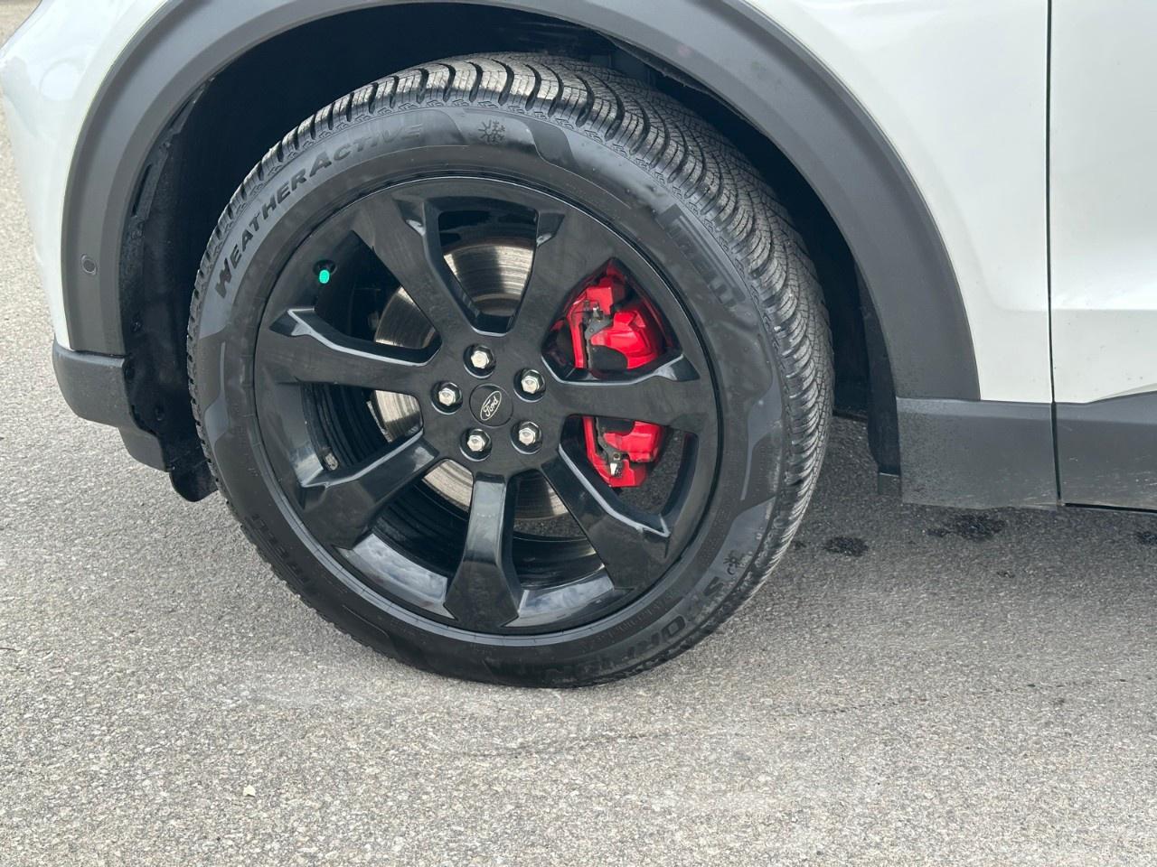 2022 Ford Explorer ST 4WD Photo