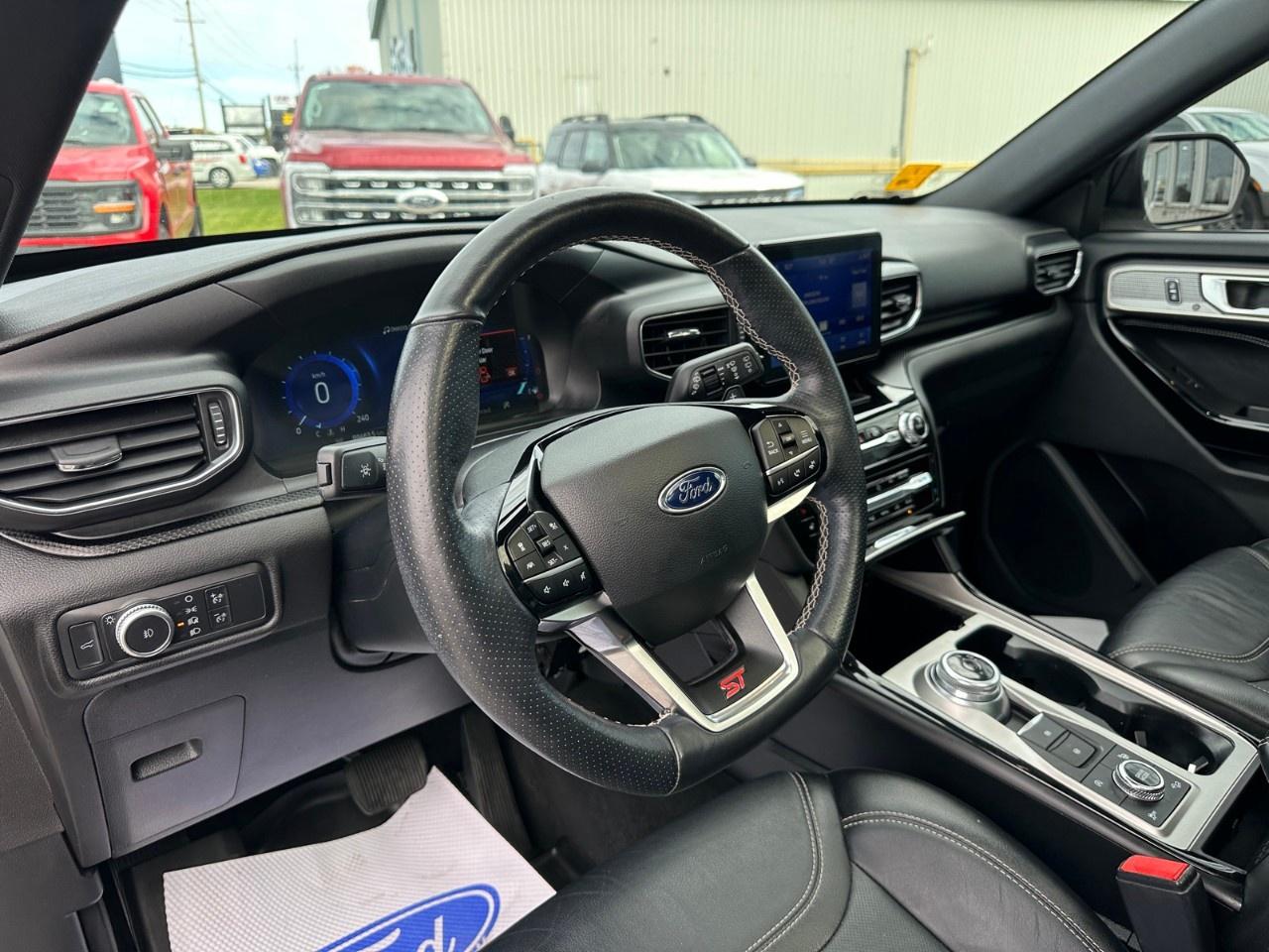 2022 Ford Explorer ST 4WD Photo