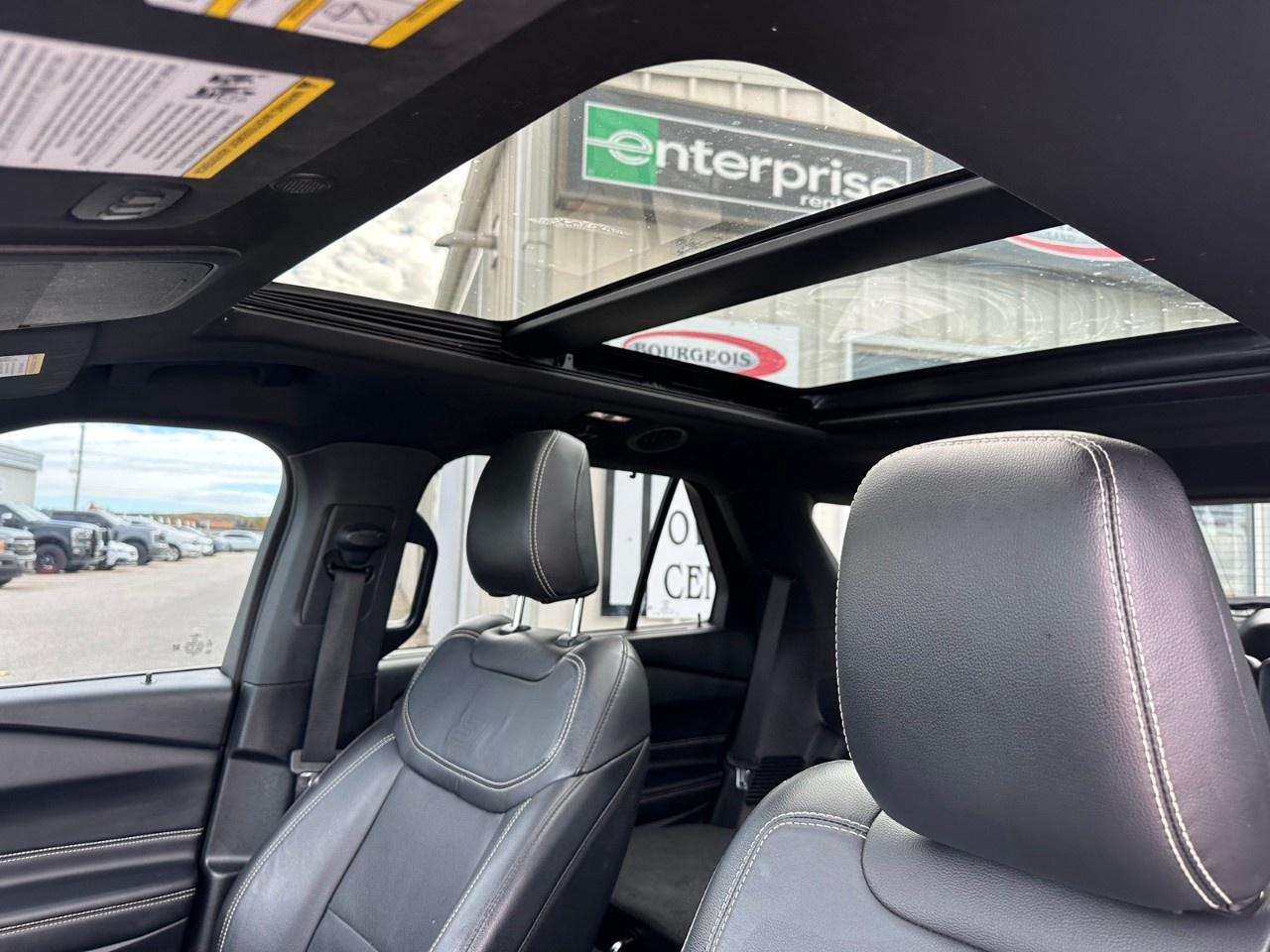 2022 Ford Explorer ST 4WD Photo