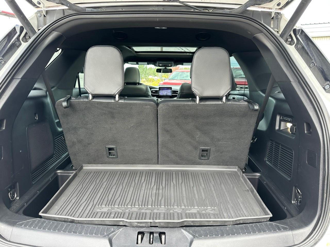 2022 Ford Explorer ST 4WD Photo