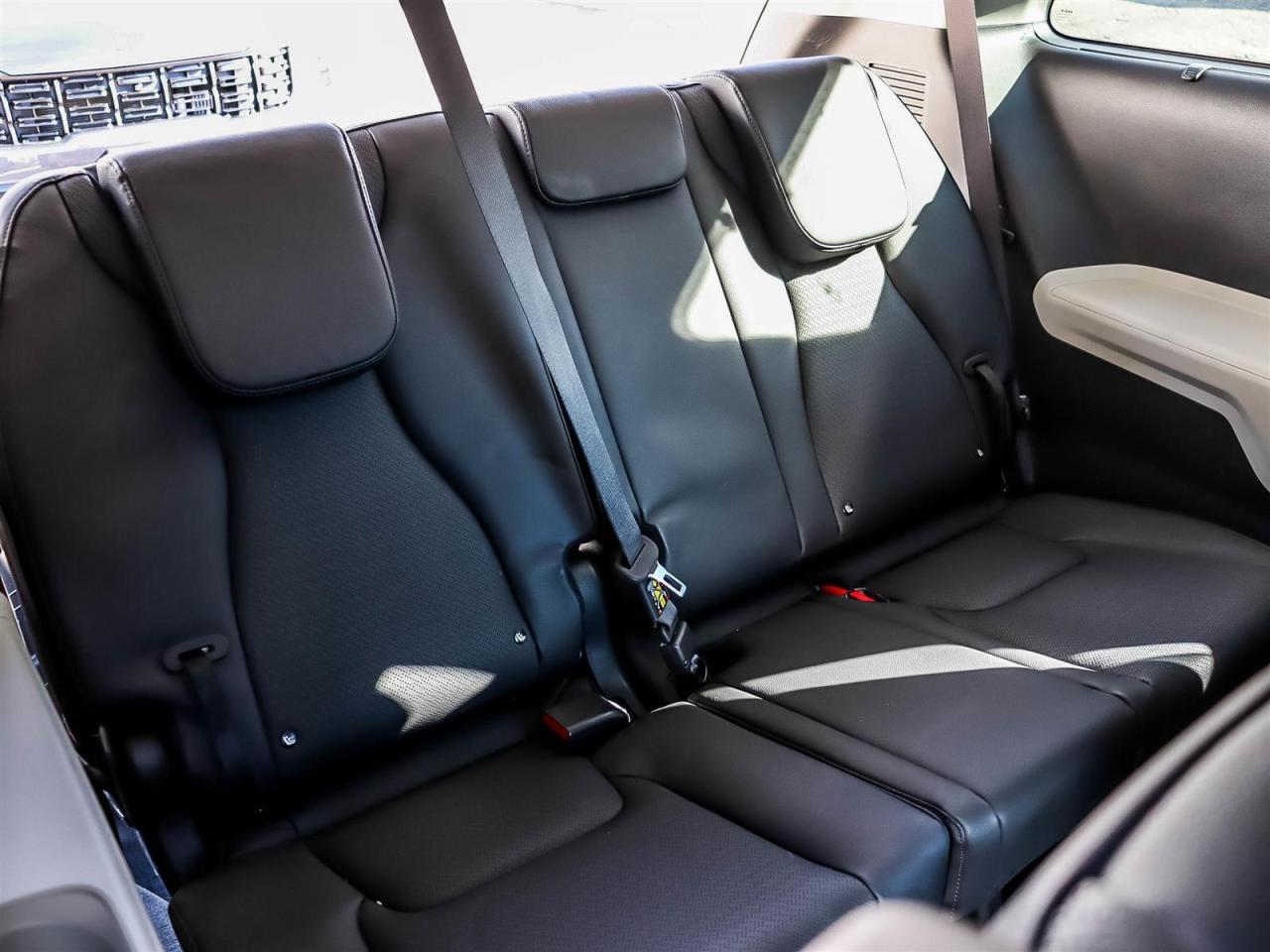 2023 Kia Carnival SX Photo