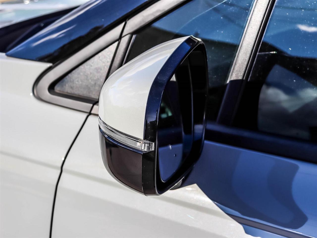 2023 Kia Carnival SX Photo