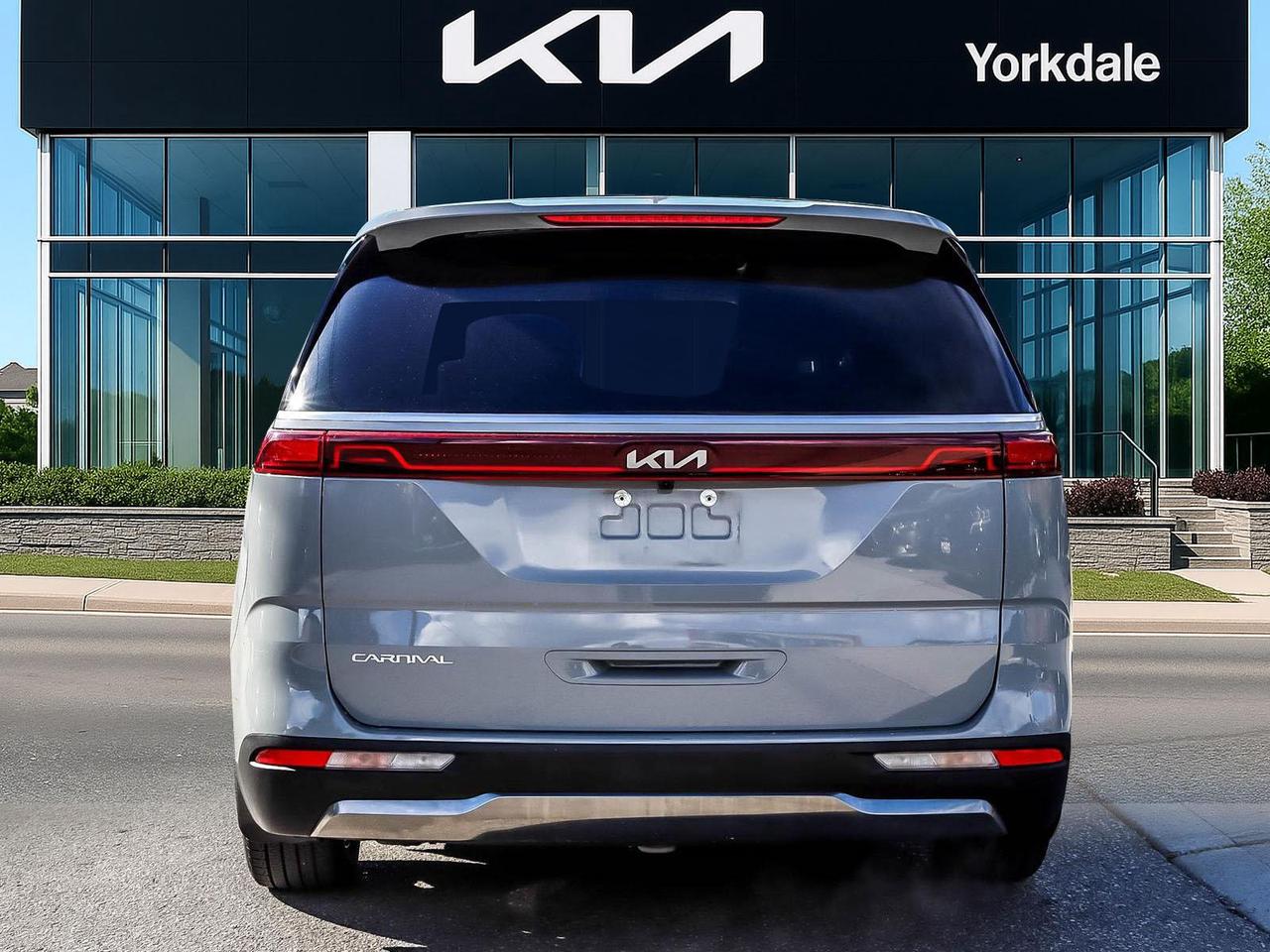 2023 Kia Carnival SX Photo