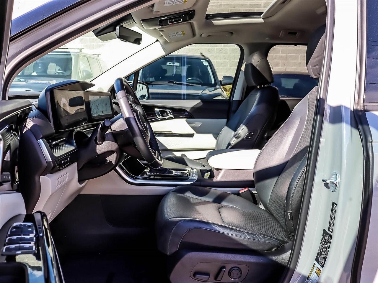 2023 Kia Carnival SX Photo