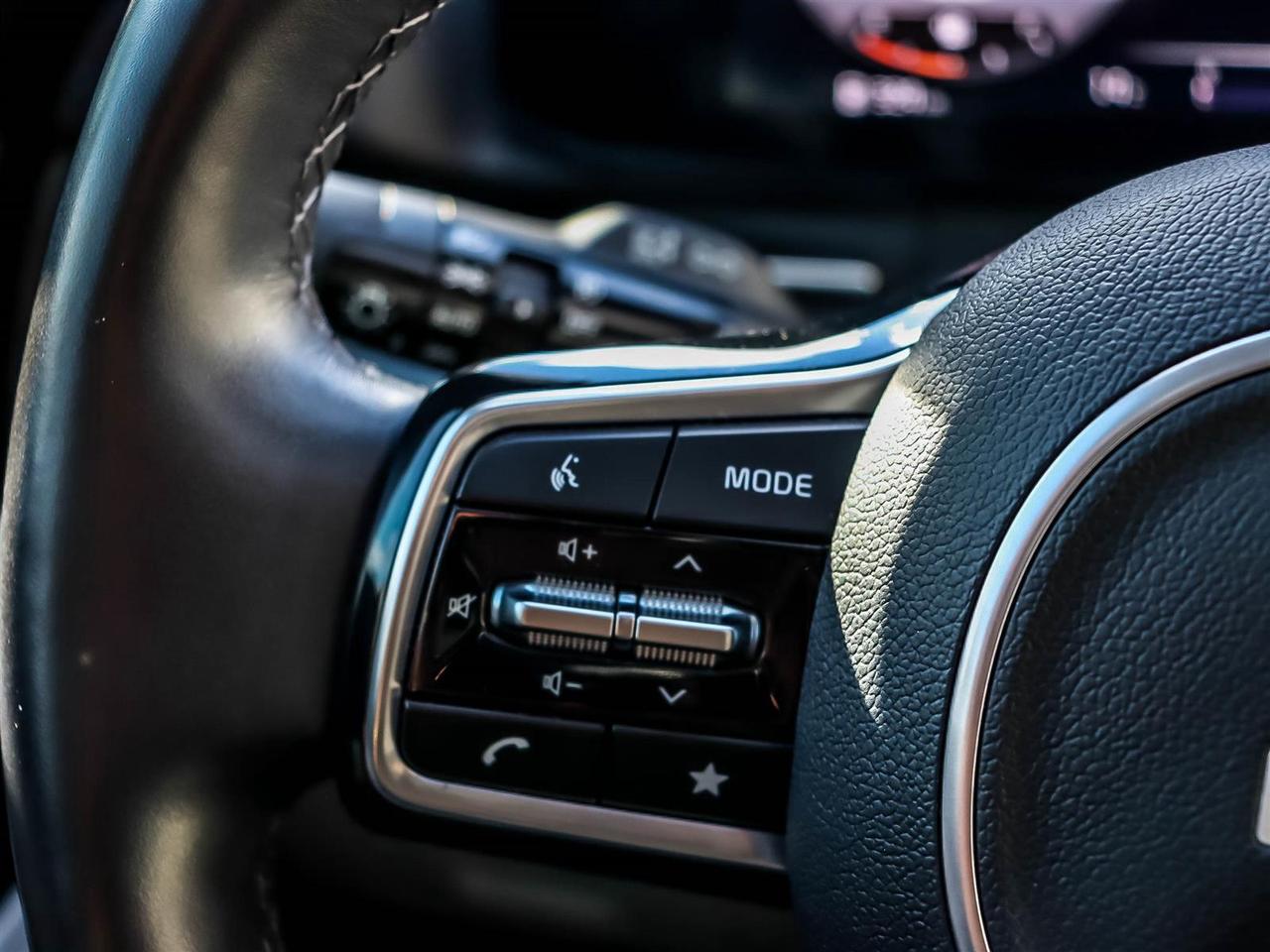 2023 Kia Carnival SX Photo