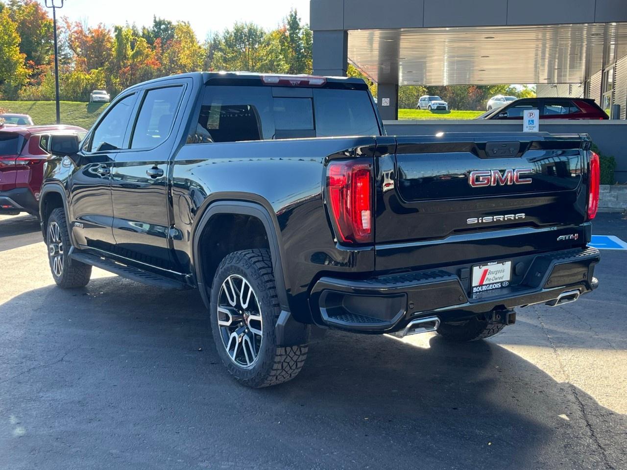 2022 GMC Sierra 1500 Crew Cab Short Box 4-Wheel Drive AT4 Photo
