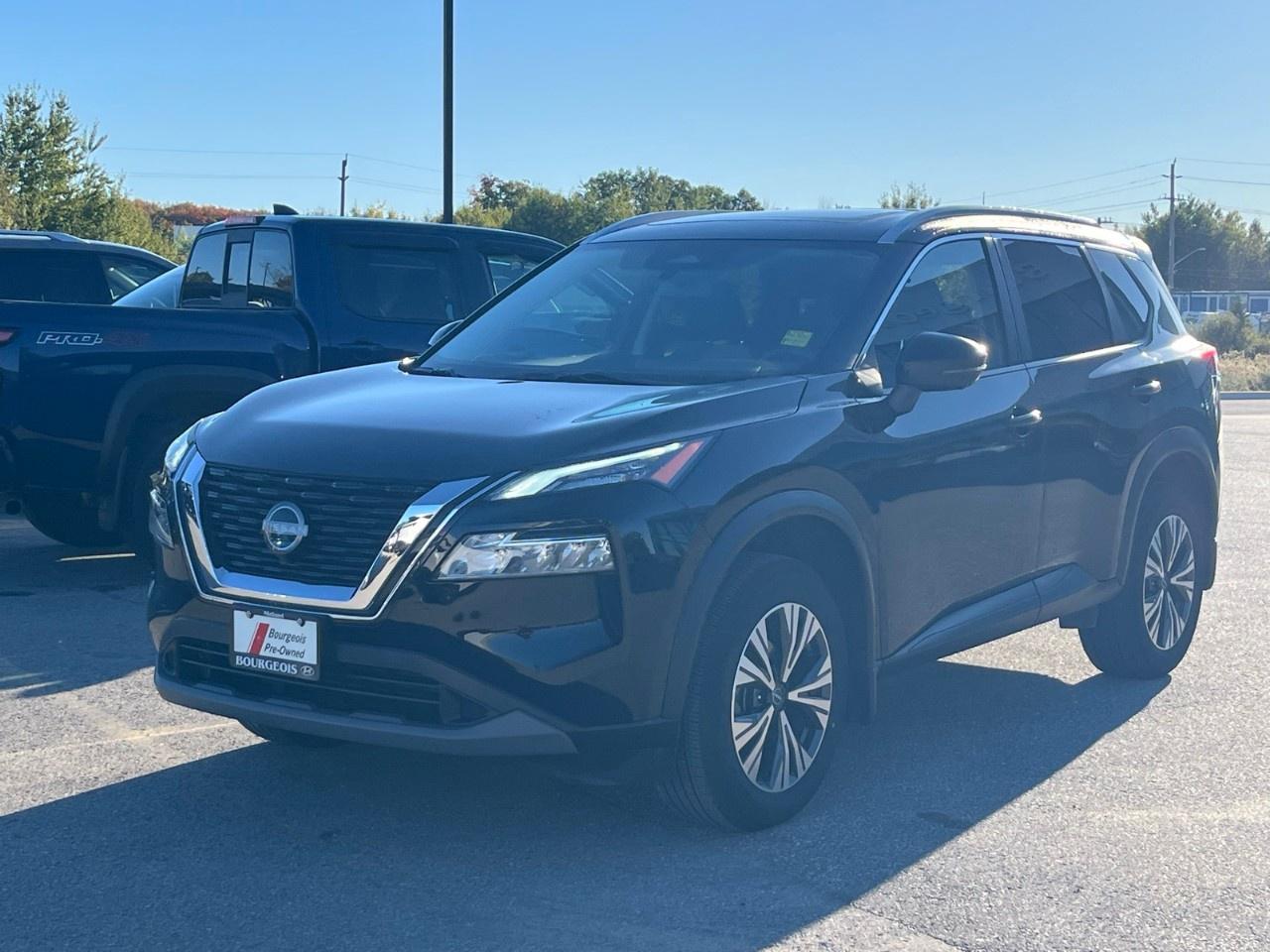 2023 Nissan Rogue AWD SV Photo2