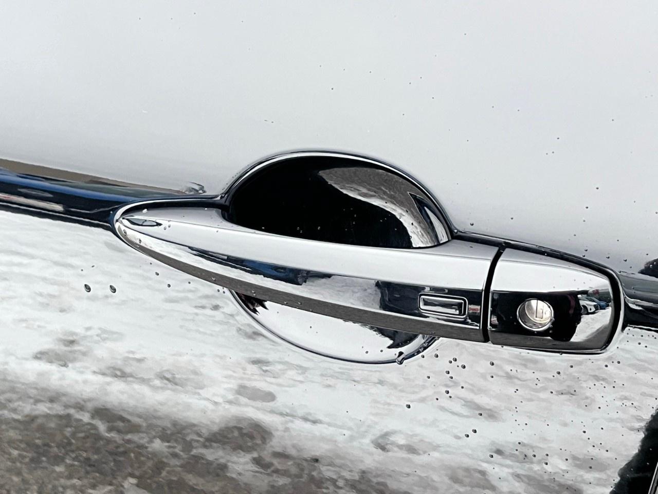 2023 Nissan Rogue AWD SV Photo