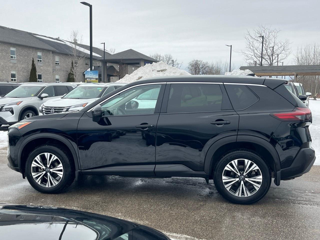 2023 Nissan Rogue AWD SV Photo