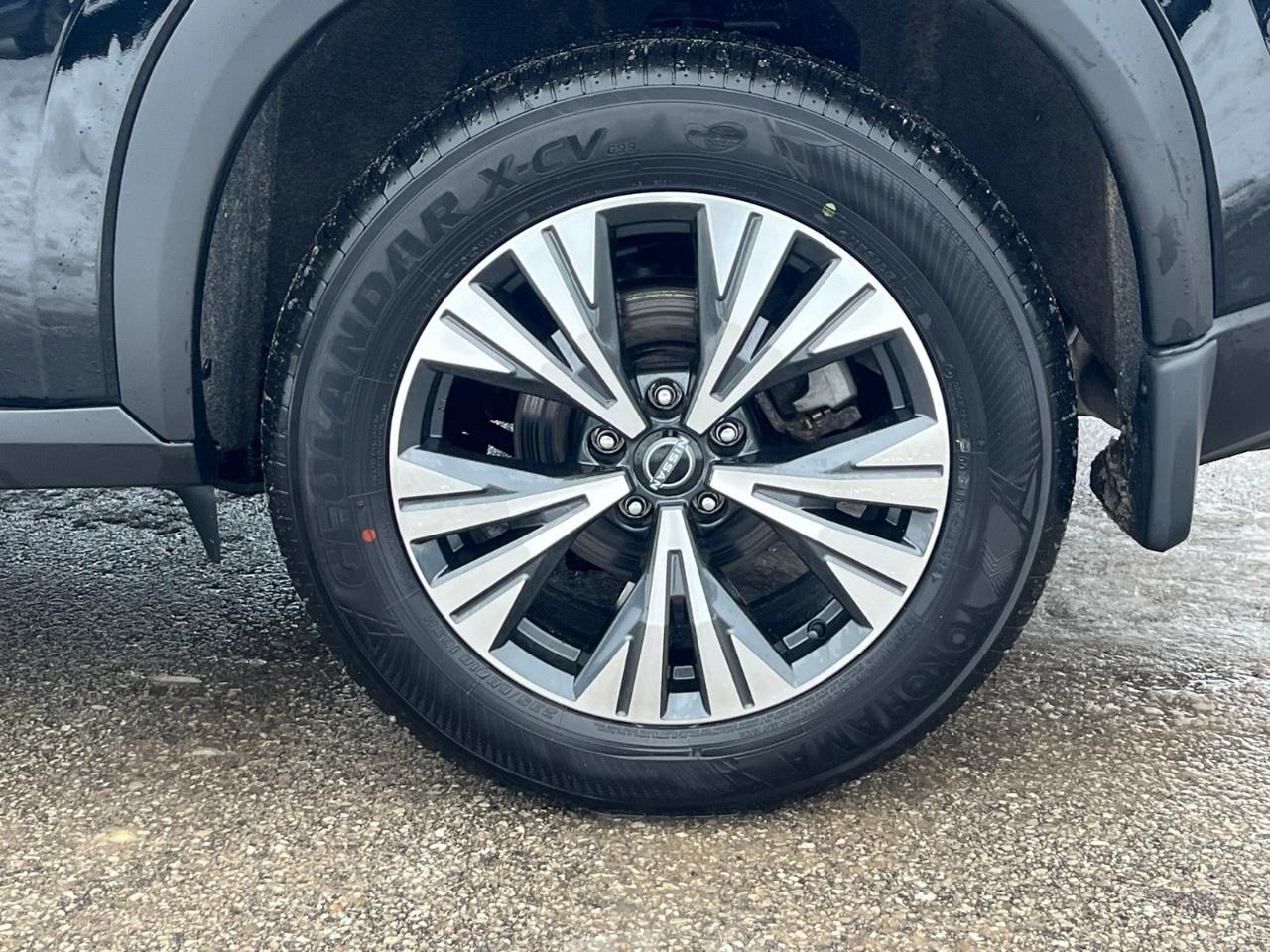 2023 Nissan Rogue AWD SV Photo