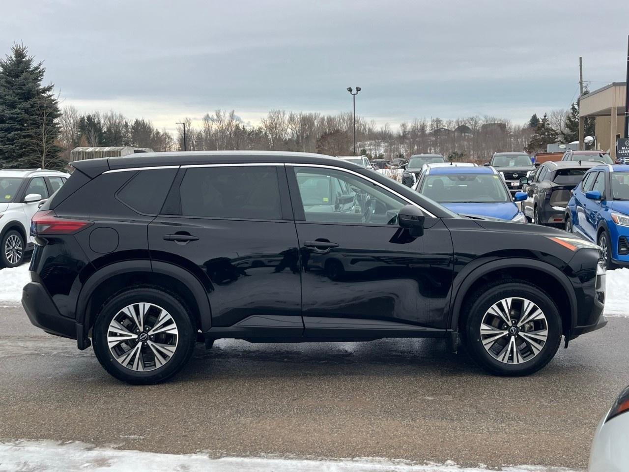 2023 Nissan Rogue AWD SV Photo