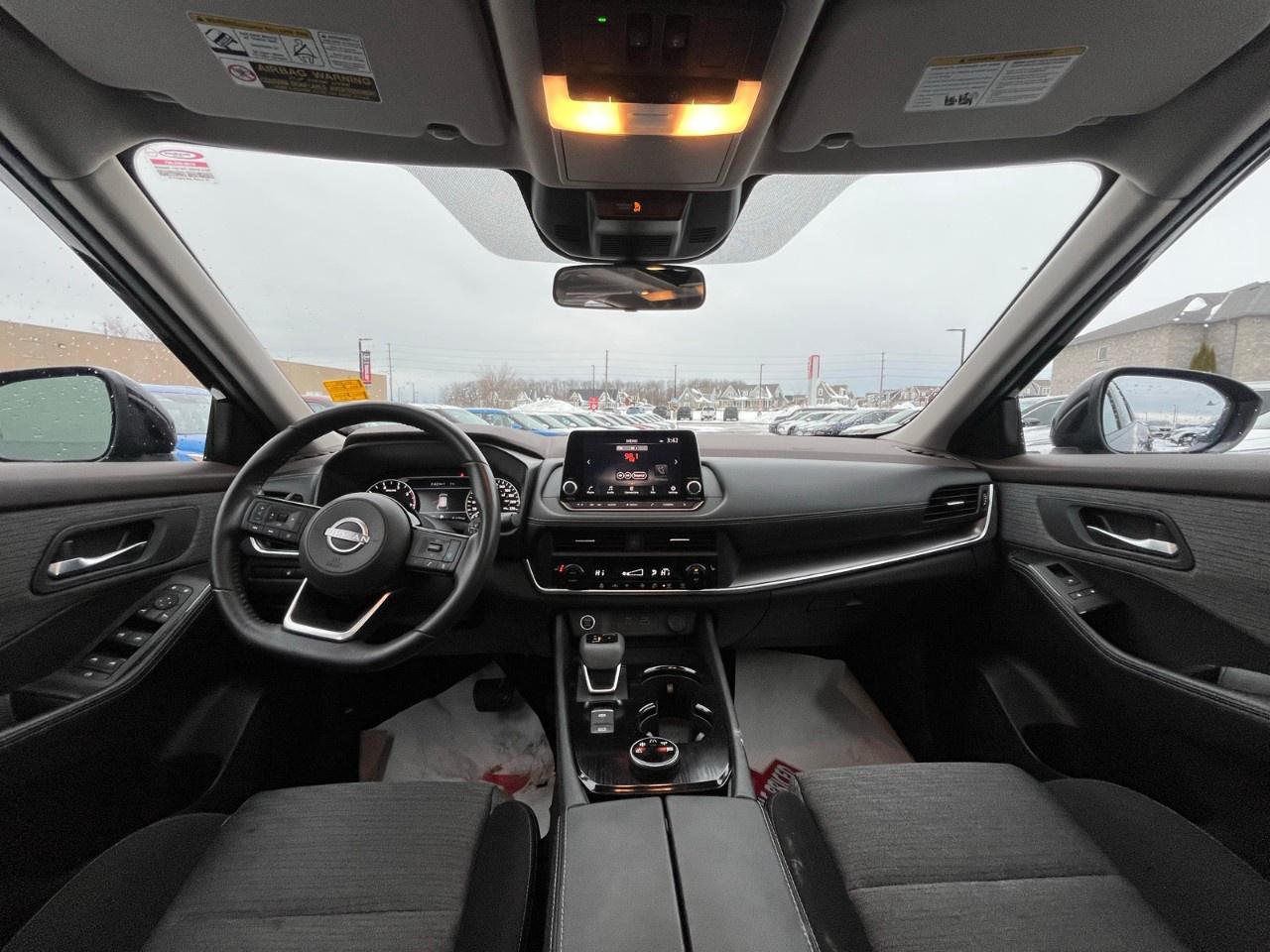 2023 Nissan Rogue AWD SV Photo