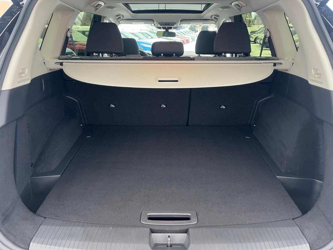 2023 Nissan Rogue AWD SV Photo