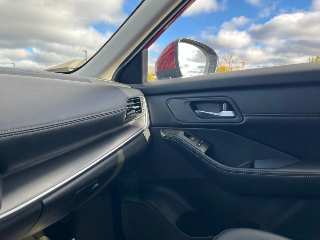 2024 Nissan Rogue AWD SV Moonroof Photo