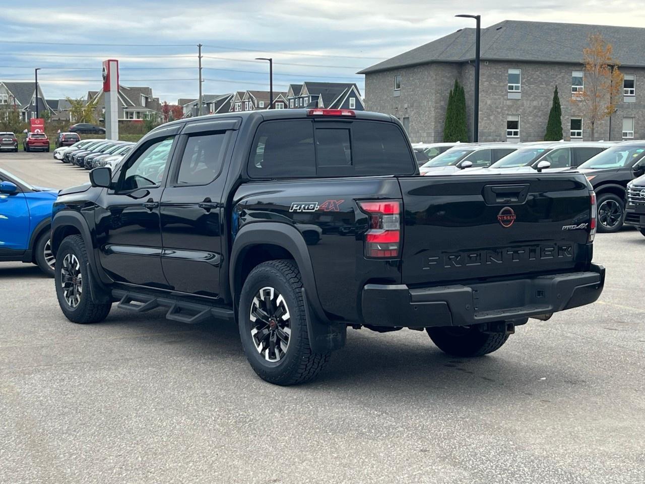 2022 Nissan Frontier Crew Cab PRO-4X Standard Bed 4x4 Photo