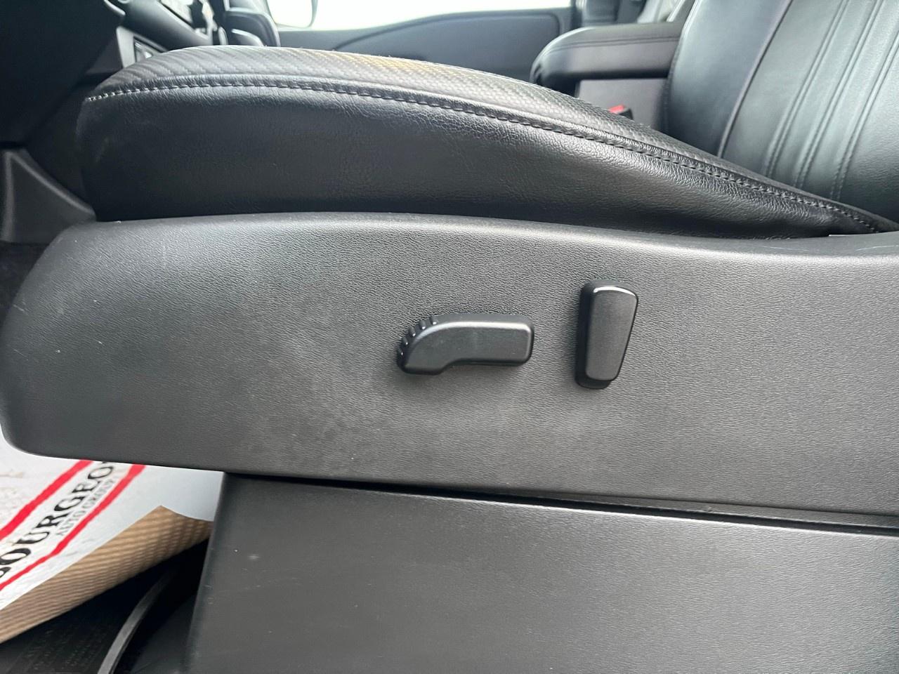 2022 Nissan Frontier Crew Cab PRO-4X Standard Bed 4x4 Photo