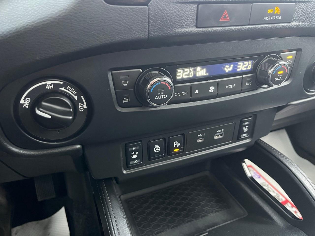 2022 Nissan Frontier Crew Cab PRO-4X Standard Bed 4x4 Photo