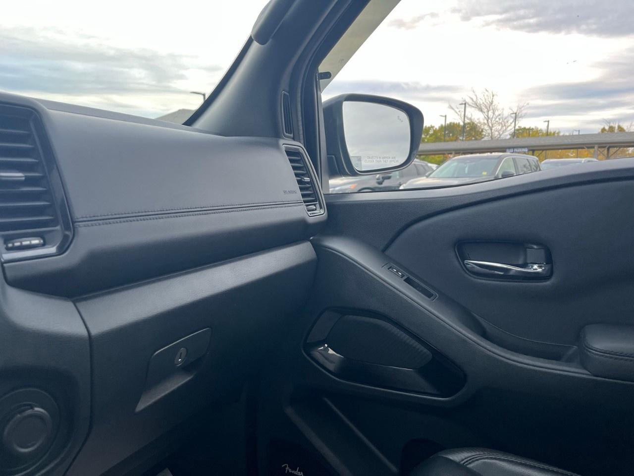 2022 Nissan Frontier Crew Cab PRO-4X Standard Bed 4x4 Photo