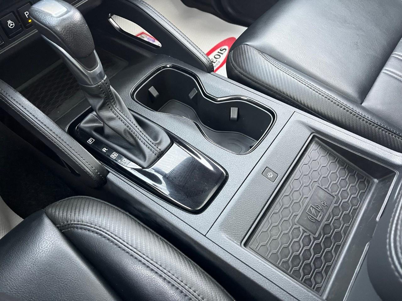 2022 Nissan Frontier Crew Cab PRO-4X Standard Bed 4x4 Photo