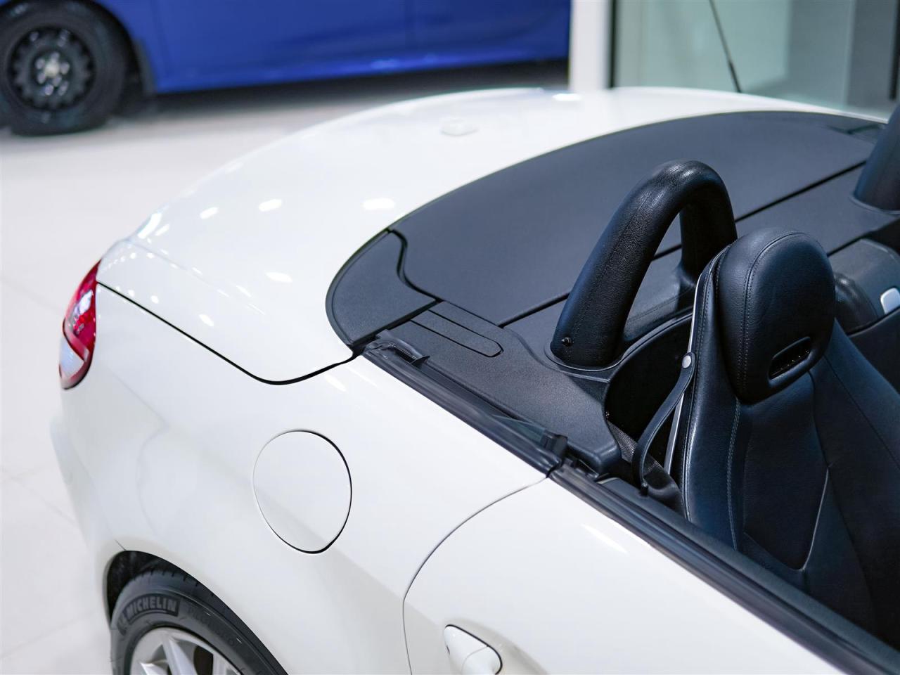 2008 Mercedes-Benz SLK350 LEATHER | HEATED SEATS Photo