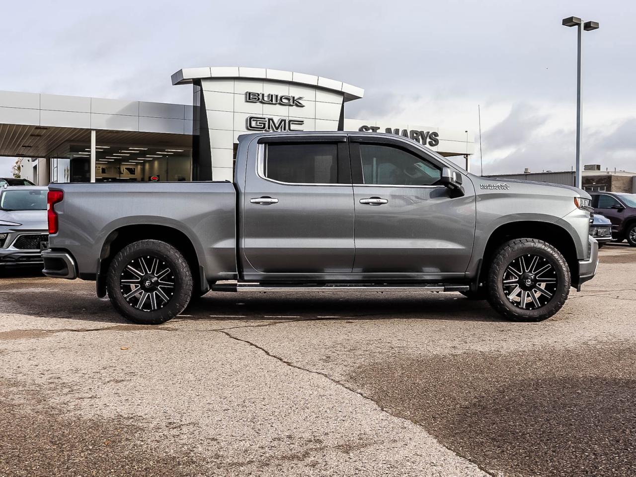 2020 Chevrolet Silverado 1500 High Country Photo2