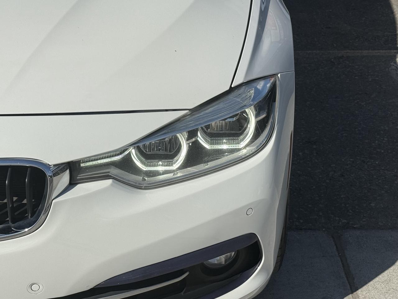 2017 BMW 3 Series 330i | PREMIUM | RED LEATHER | SUNROOF | HARMAN KA Photo