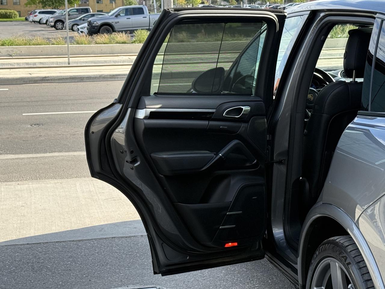 2016 Porsche Cayenne S | PREMIUM | BOSE | PANO | LOADED Photo