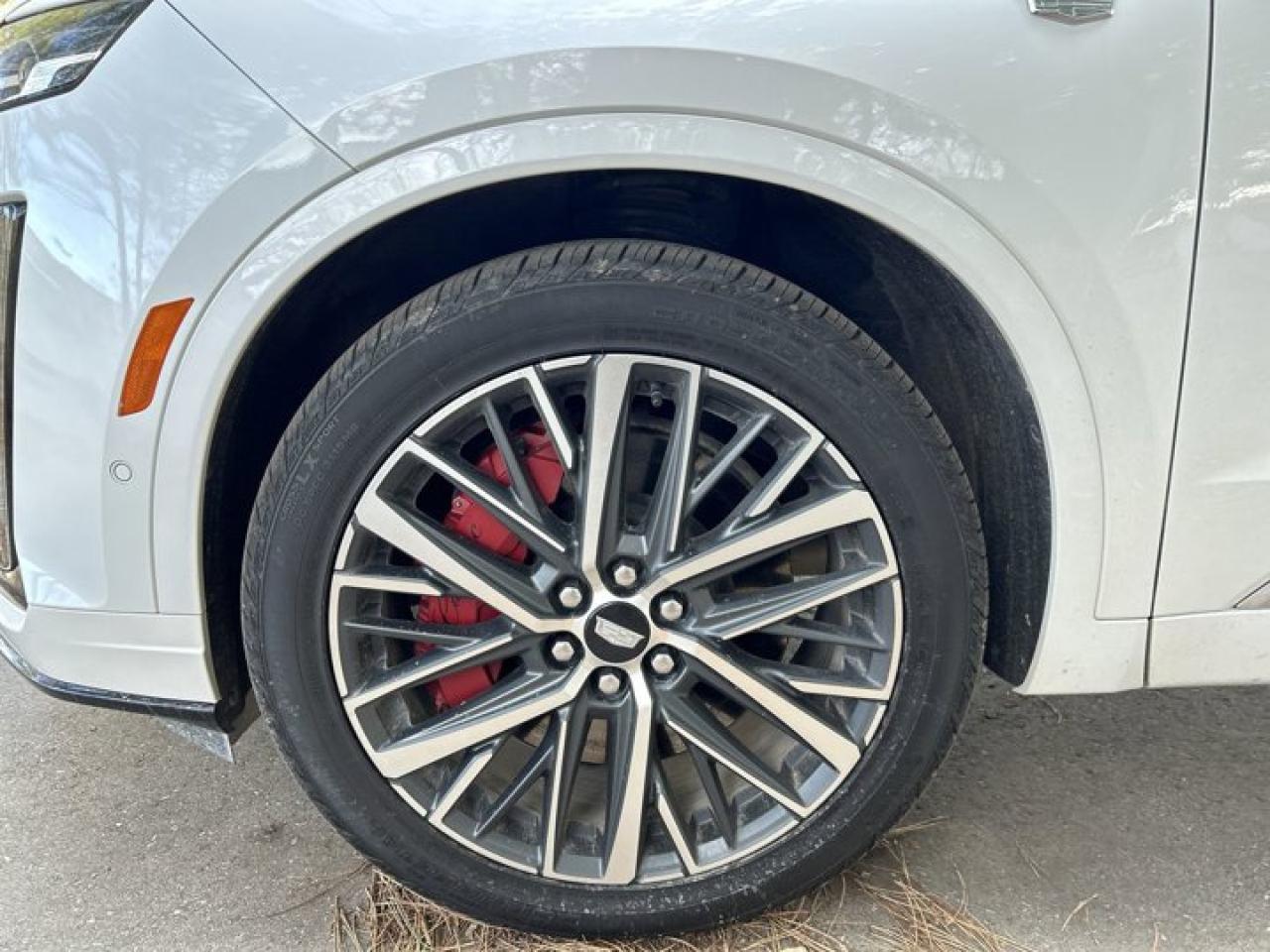 2024 Cadillac XT6 AWD Sport | 2nd Row Captain Seats | A/C Seats | Panoramic Roof Photo