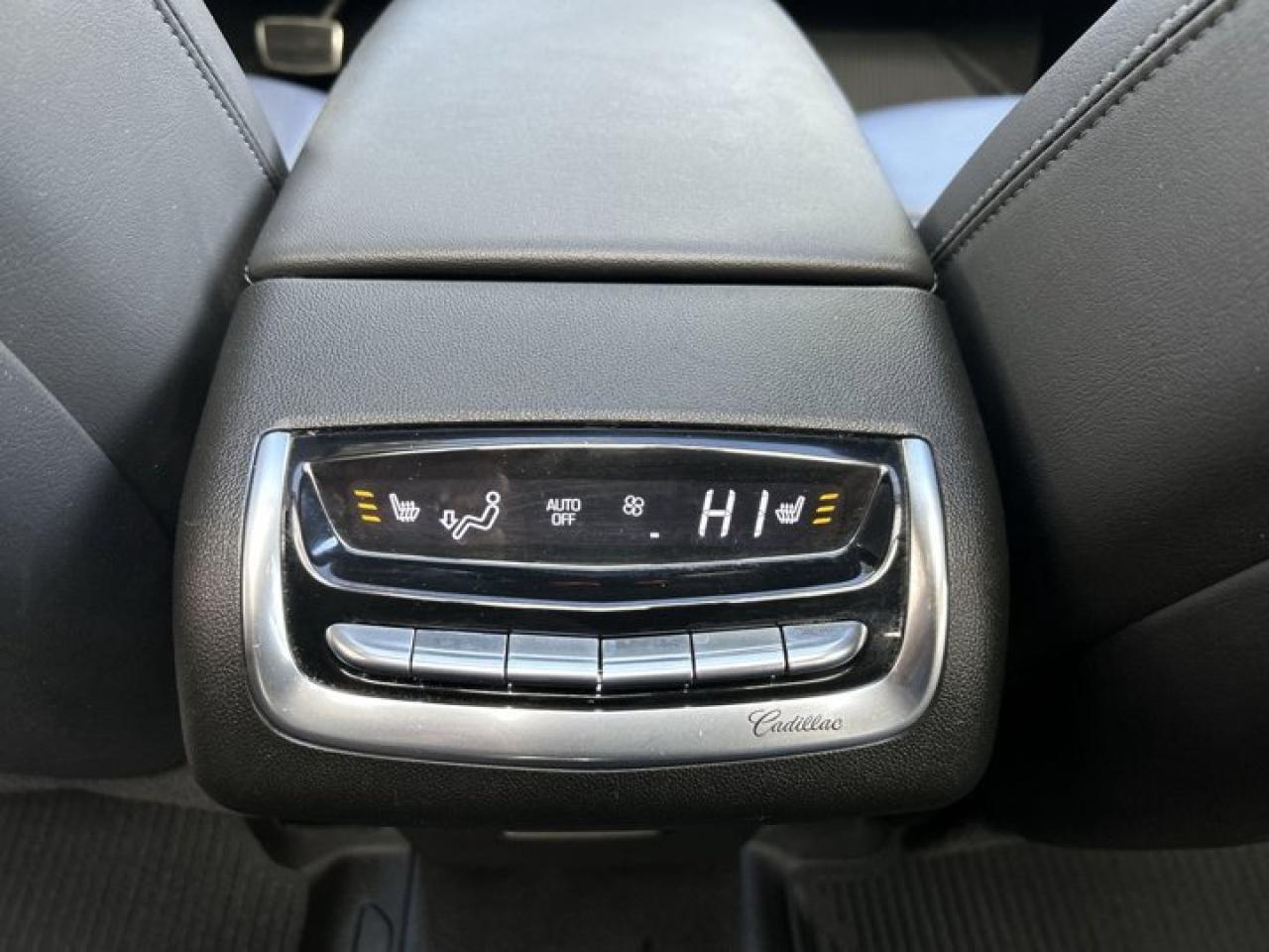 2024 Cadillac XT6 AWD Sport | 2nd Row Captain Seats | A/C Seats | Panoramic Roof Photo