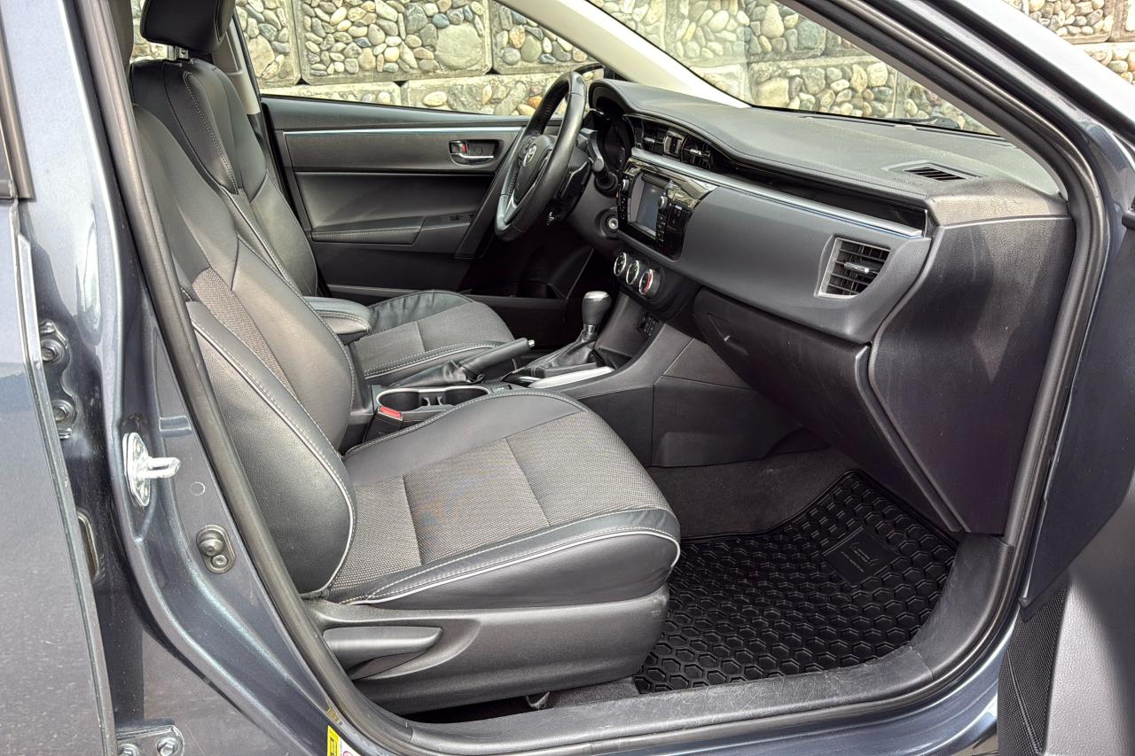 2016 Toyota Corolla LE Photo