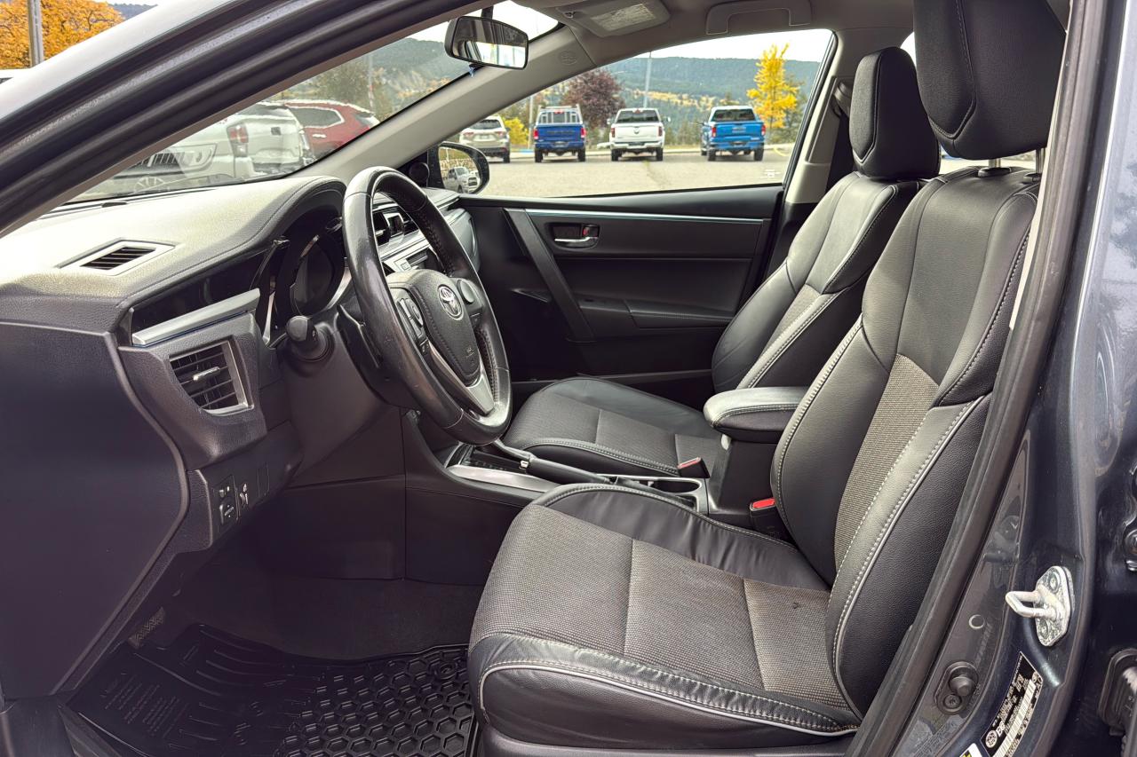 2016 Toyota Corolla LE Photo