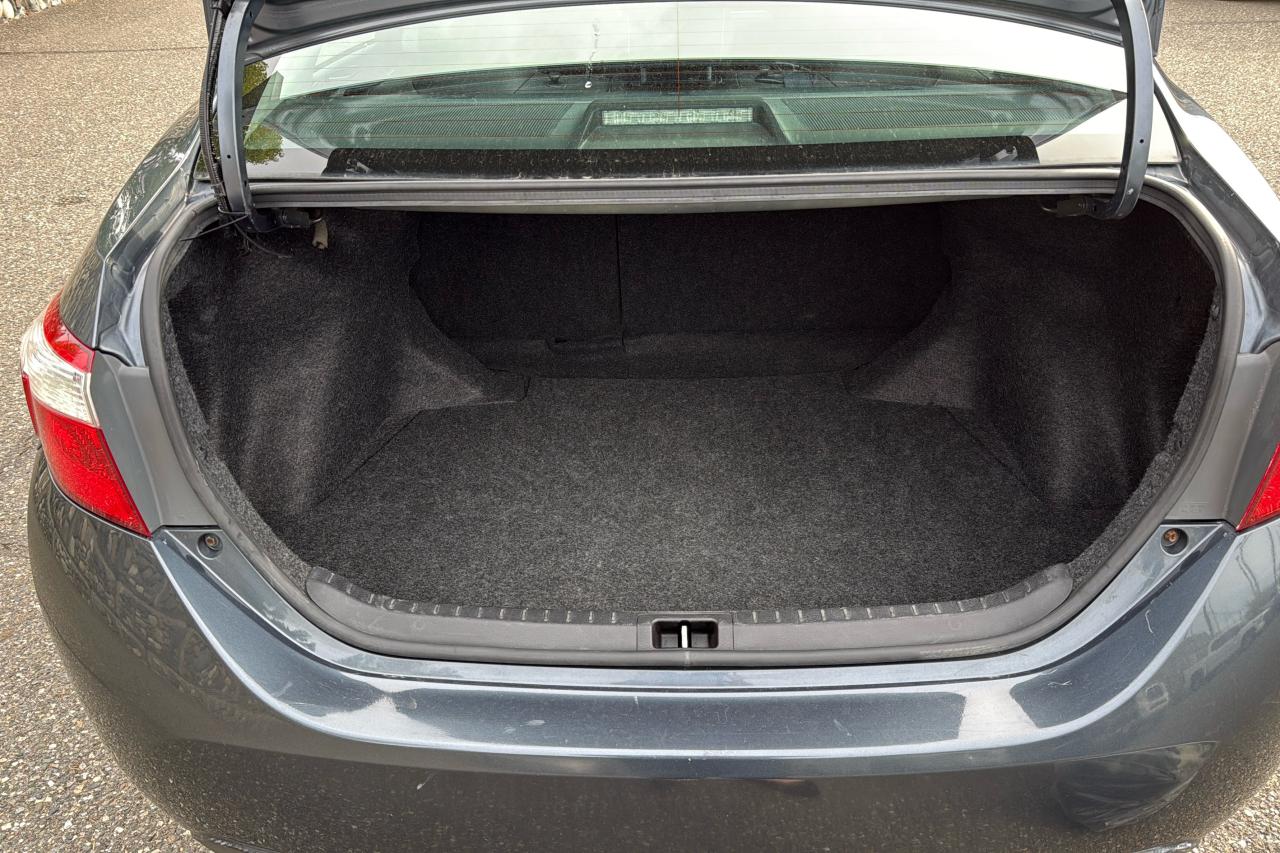 2016 Toyota Corolla LE Photo