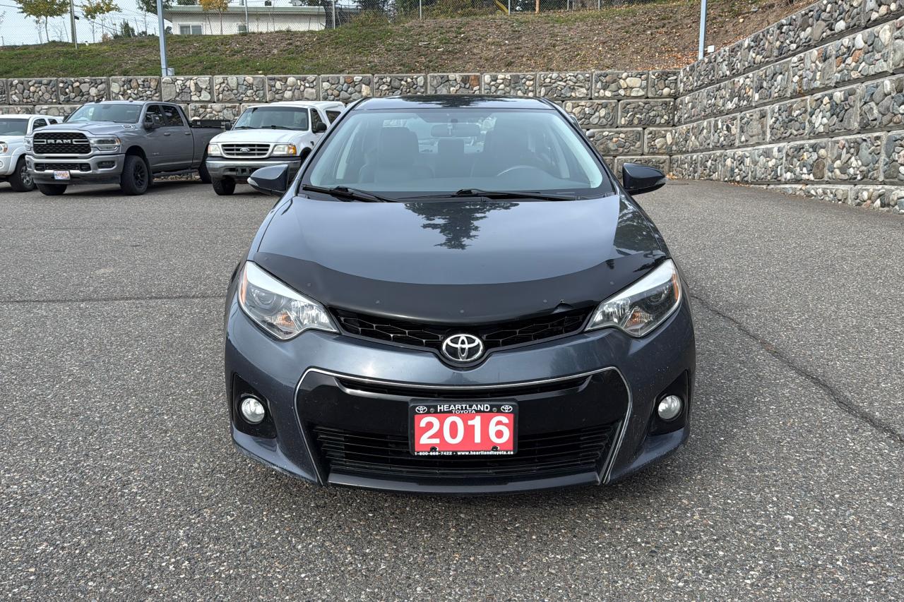 2016 Toyota Corolla LE Photo1