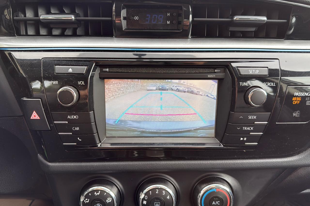 2016 Toyota Corolla LE Photo