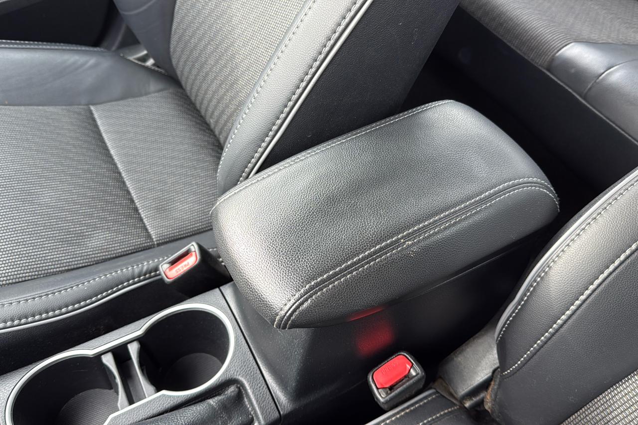 2016 Toyota Corolla LE Photo