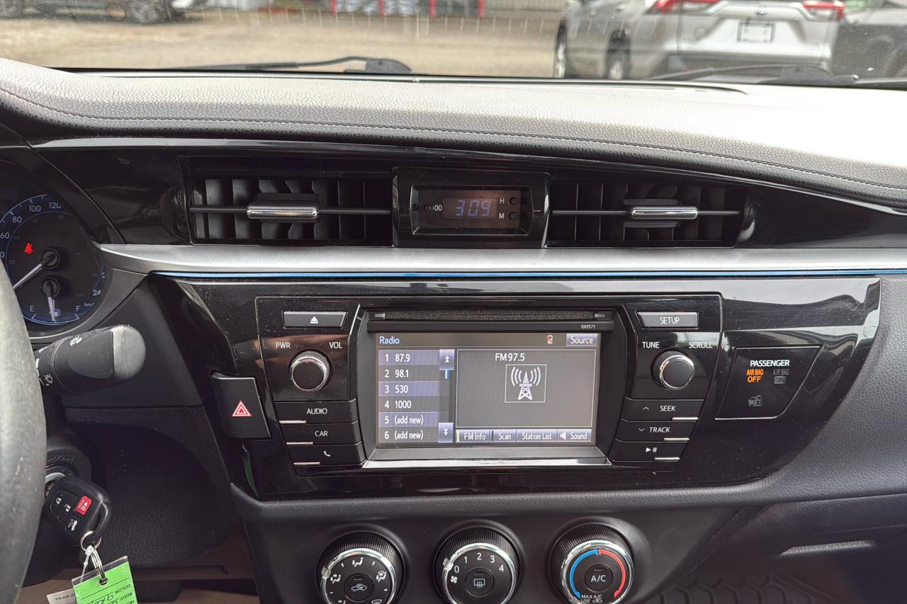 2016 Toyota Corolla LE Photo