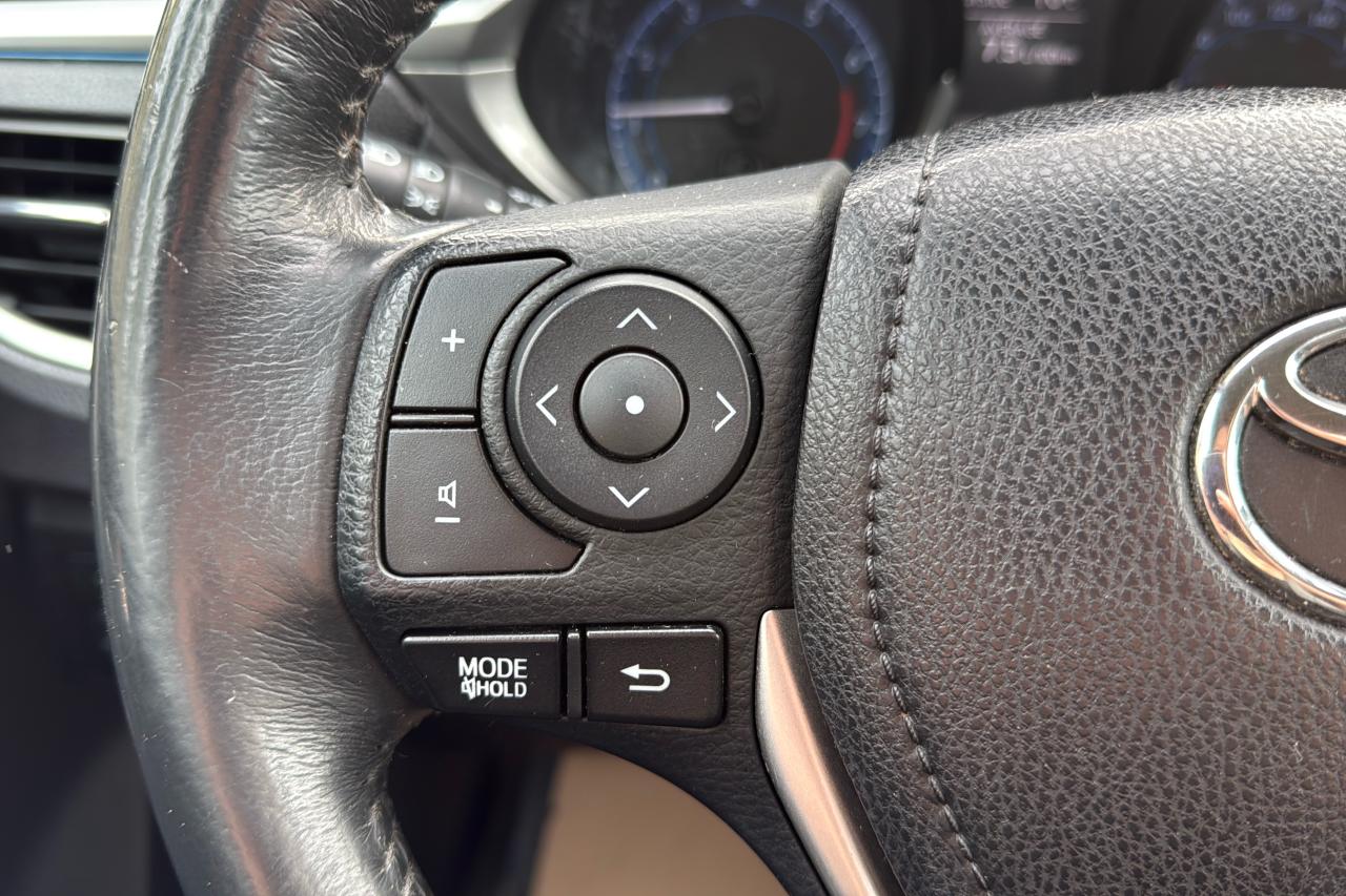 2016 Toyota Corolla LE Photo