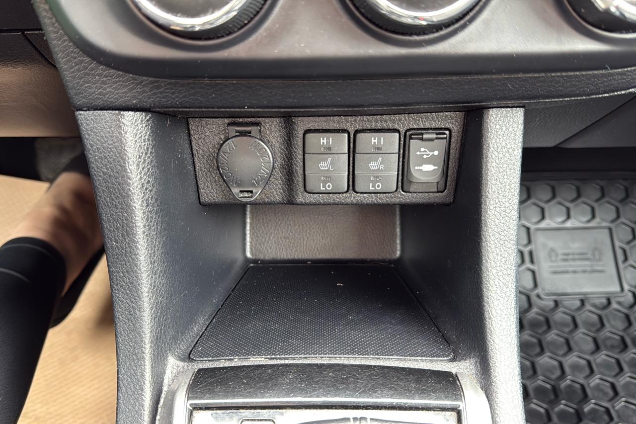 2016 Toyota Corolla LE Photo