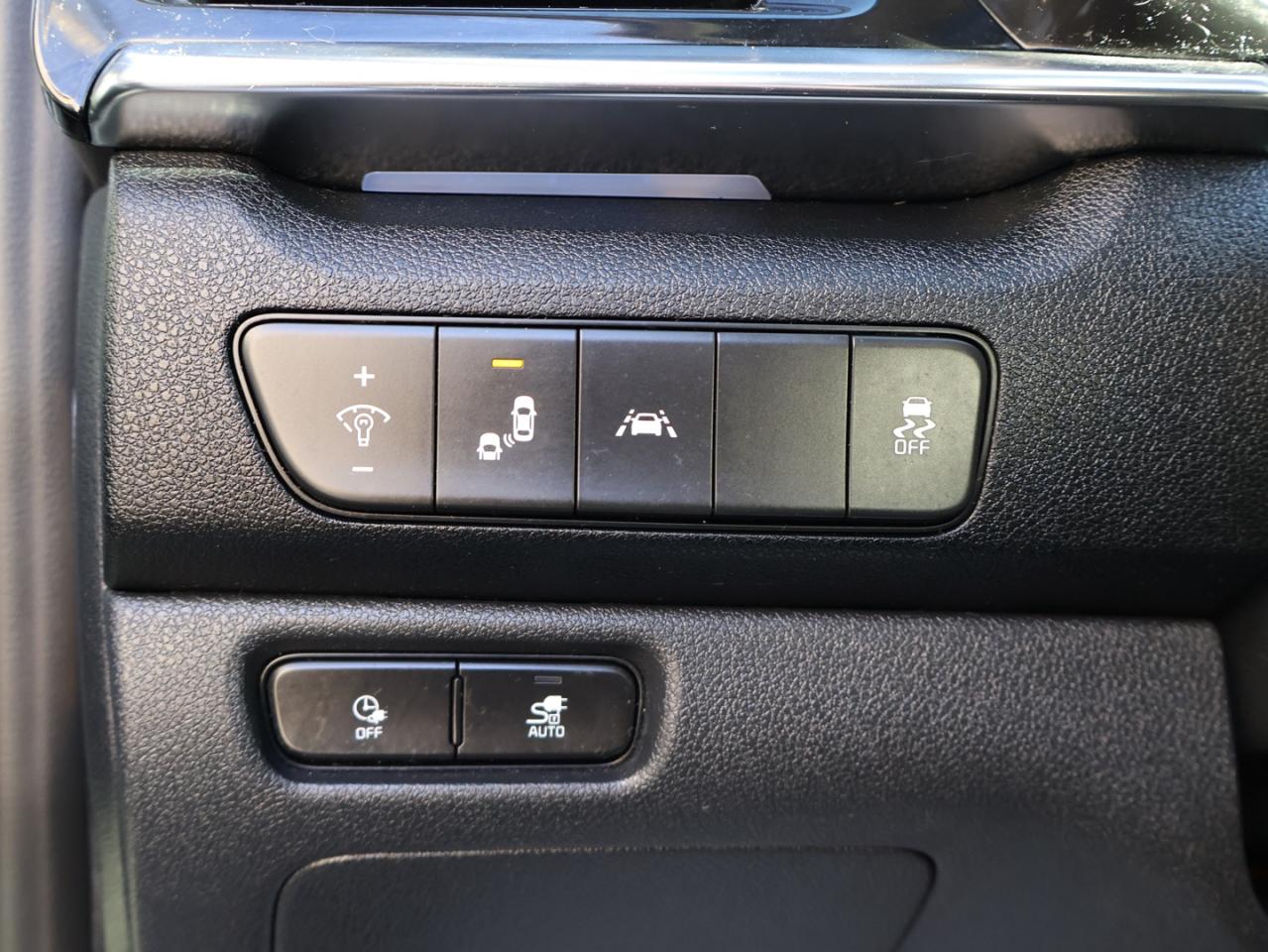 2020 Kia NIRO EV SX TOURING CERTIFIED *ACCIDENT FREE* CAMERA NAV BLUETOOTH LEATHER HEAT/COOL SEATS SUNROOF CRUISE ALLOYS - Photo #24