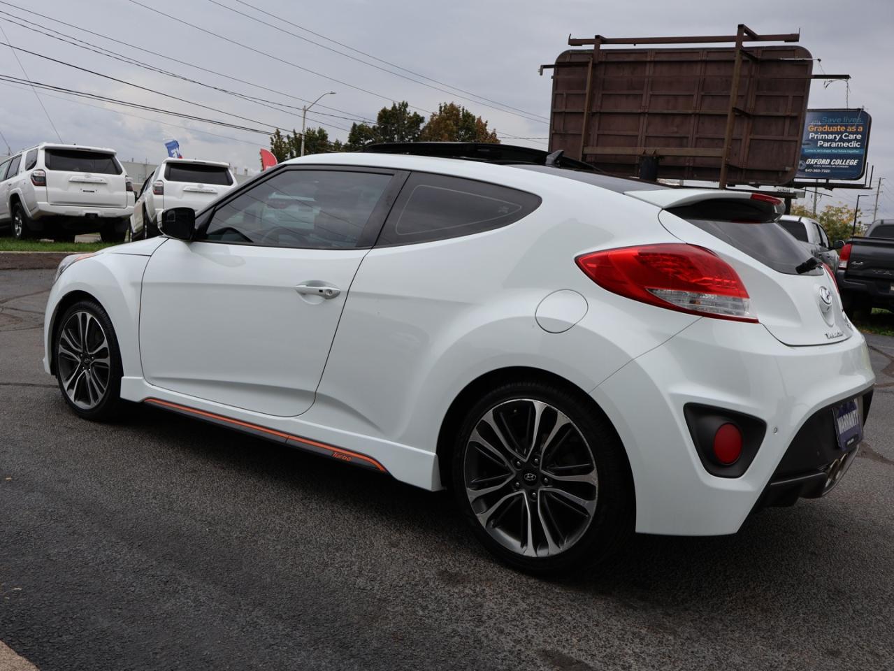 2016 Hyundai Veloster TURBO TECH CERTIFIED *ACCIDENT FREE* CAMERA NAV BLUETOOTH LEATHER HEATED SEATS SUNROOF CRUISE ALLOYS - Photo #4