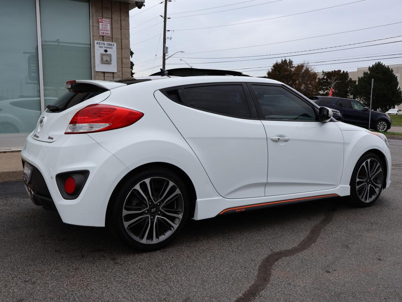 2016 Hyundai Veloster TURBO TECH CERTIFIED *ACCIDENT FREE* CAMERA NAV BLUETOOTH LEATHER HEATED SEATS SUNROOF CRUISE ALLOYS - Photo #7