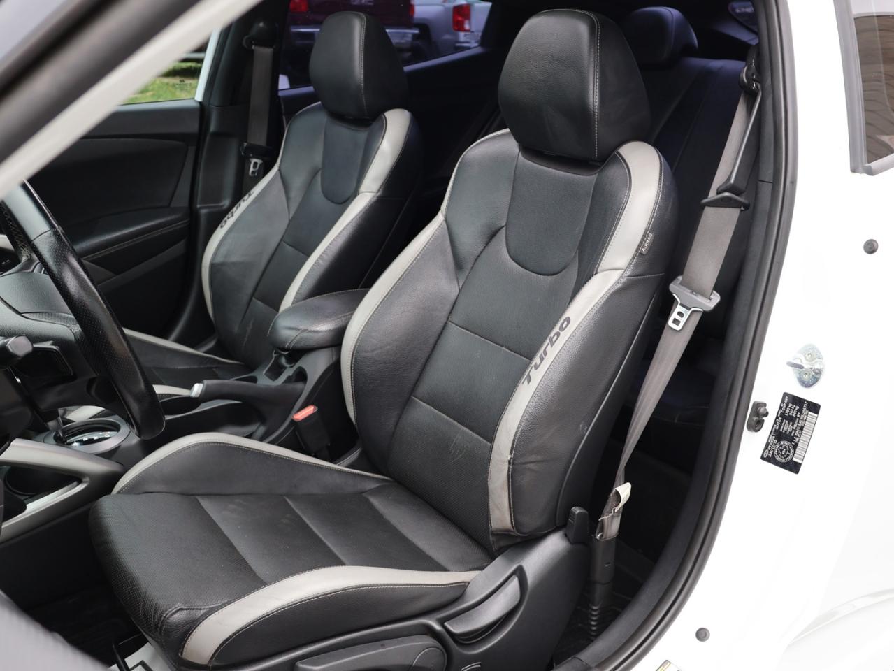2016 Hyundai Veloster TURBO TECH CERTIFIED *ACCIDENT FREE* CAMERA NAV BLUETOOTH LEATHER HEATED SEATS SUNROOF CRUISE ALLOYS - Photo #13